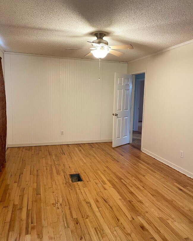 Bedroom - 709 Whitfield St