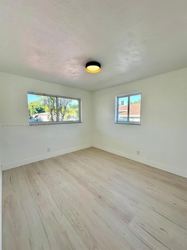 Foto del edificio - 3 bedroom in Hallandale FL 33009