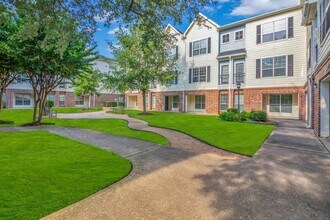 Building Photo - 9200 Westheimer Rd