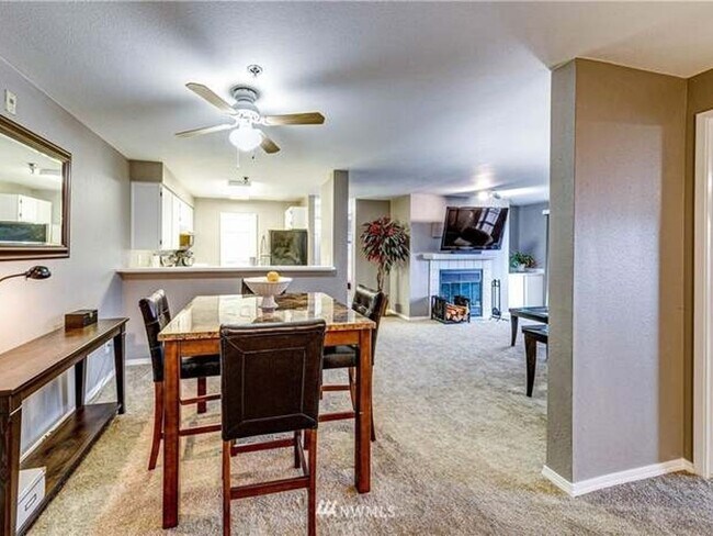 Foto del edificio - 2 Bedroom Condo in Everett