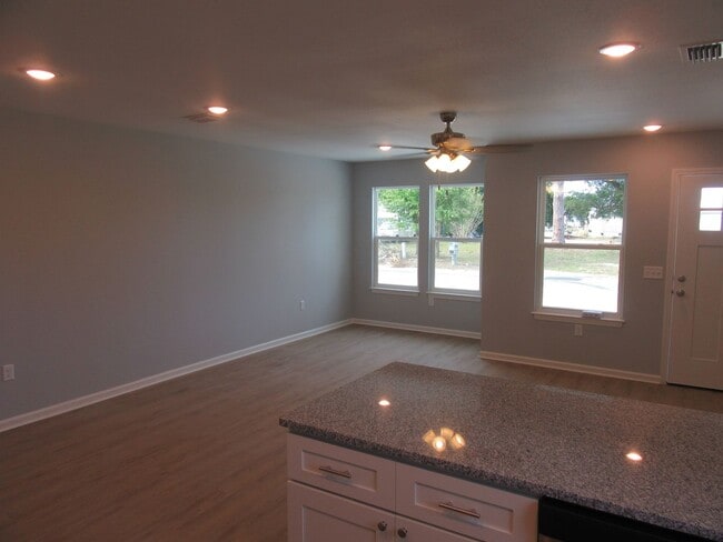 Foto del edificio - 1132 Mulberry Ave