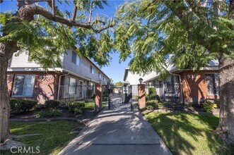 Building Photo - 9307 Ramona Blvd