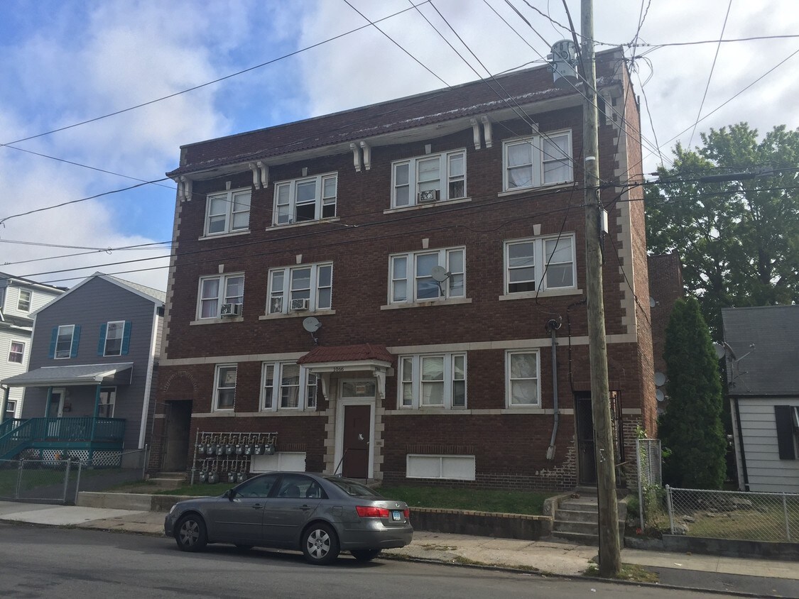 Primary Photo - Kossuth Street Apartments