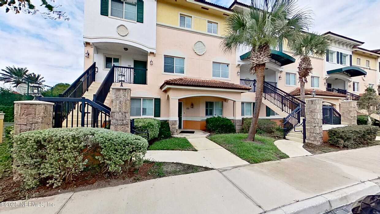 Foto principal - 9745 Touchton Rd