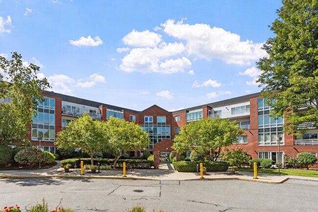 Building Photo - 487 Place Ln