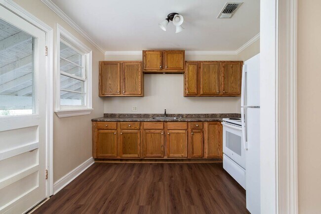 Foto del edificio - 2/1 Close to everything!!