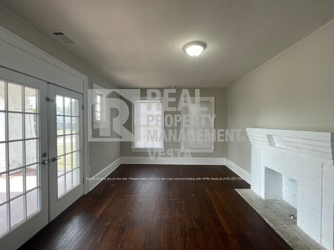 Building Photo - 2409 Beech Ave