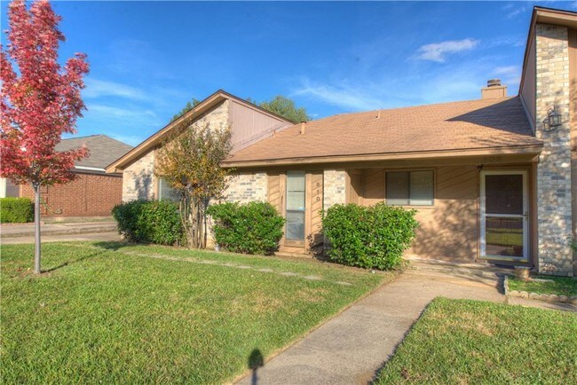 Building Photo - 810 Blessing Creek Dr