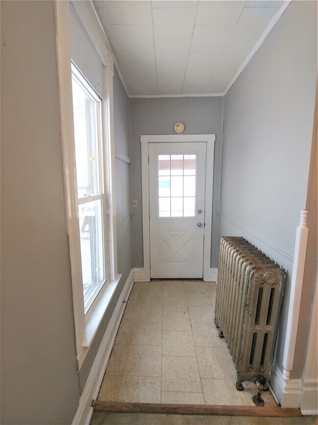 Building Photo - 745 Salamonie Ave