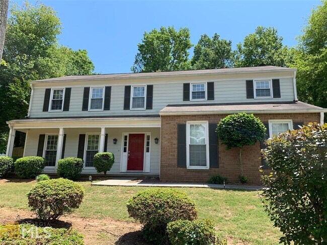 Foto del edificio - 4536 Woodlawn Lake Dr