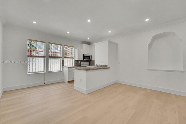 Building Photo - 1027 Pennsylvania Ave