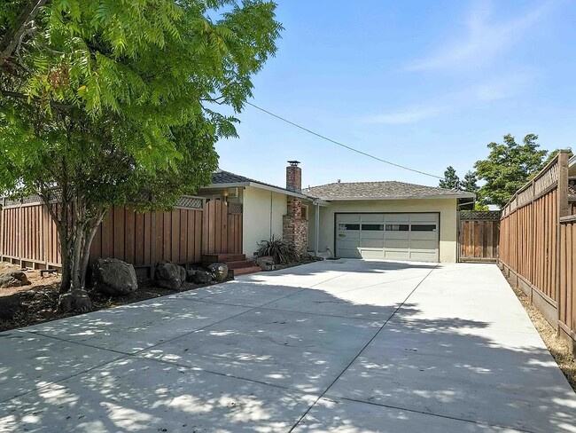 Photo - 31139 Chicoine Ave House