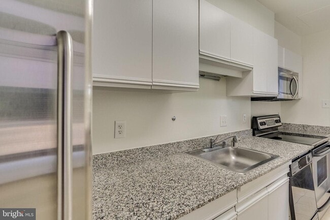 Building Photo - 3299 K St NW
