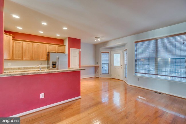 Building Photo - 106 Breakers Edge Ct