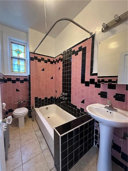 Foto del edificio - 661 E 94th St