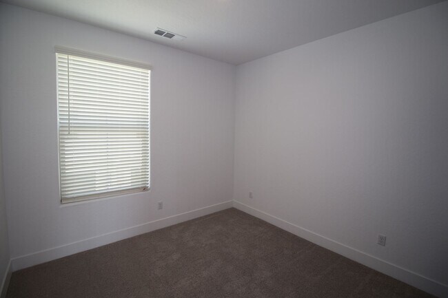 Foto del edificio - 2707 E Tamarind Dr