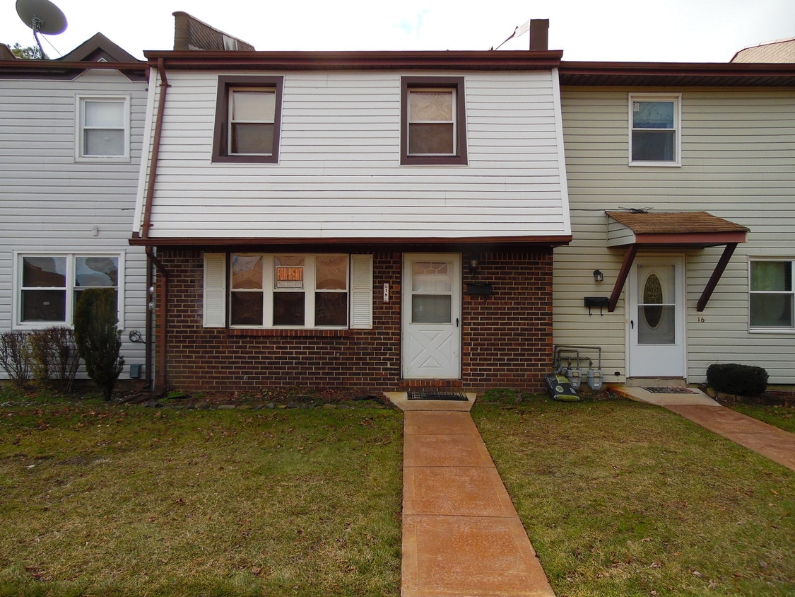 18 Greenwood Loop Rd, Brick, NJ 08724 Condo for Rent in Brick, NJ
