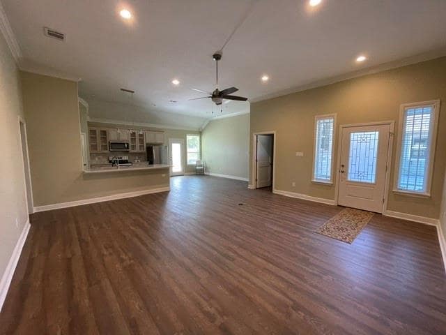 Building Photo - 12600 Plassmeyer Pl