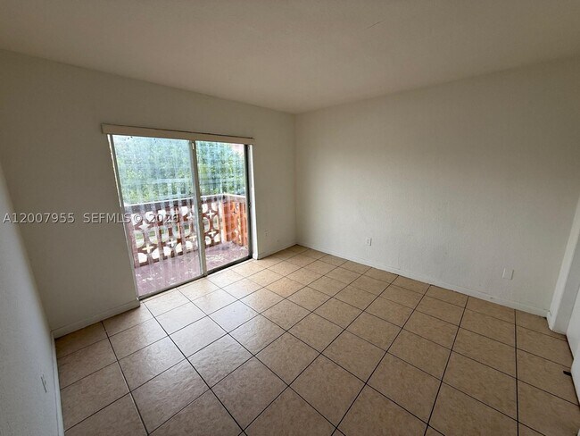 Foto del edificio - 2330 NW 11th St