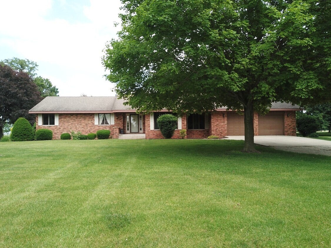 Primary Photo - 8560 N 4000 W Rd