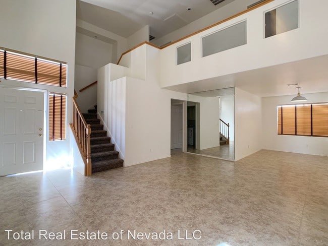 Building Photo - 5 br, 3 bath House - 9882 Pioneer Avenue