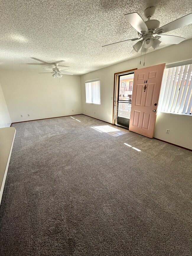 Sala de estar - 1957 Mesquite Ave