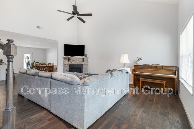 Foto del edificio - 6513 Cara Cade Ln