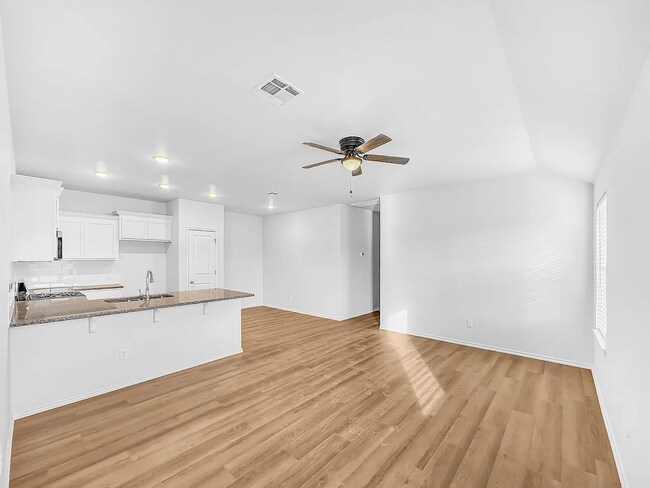 Foto del edificio - Beautiful 3-Bedroom, 2-Bath Home in Chickasha – Move-In Ready!