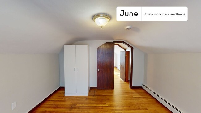 Building Photo - Room in Shared 4 bed/2 bath home