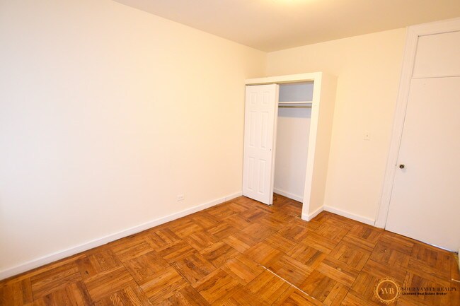 Foto del edificio - 305 E 21st St