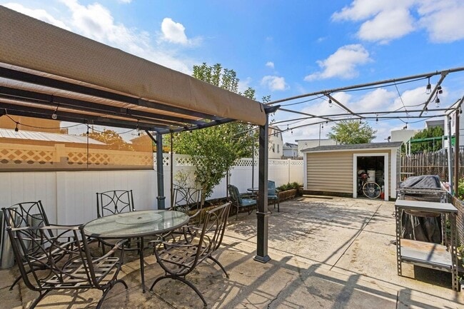 Building Photo - 98 Bergen Ave