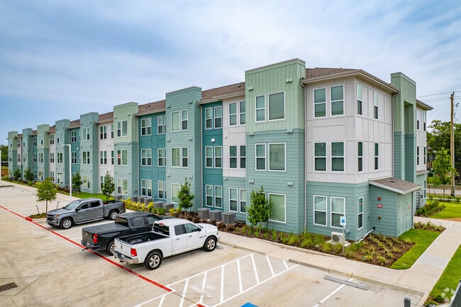 Building Photo - NHH Berry