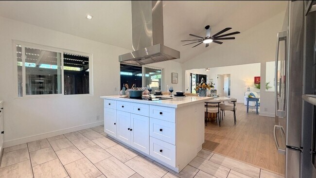Building Photo - 8861 La Zana Ct