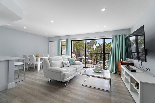 Building Photo - 1605 S US Hwy 1