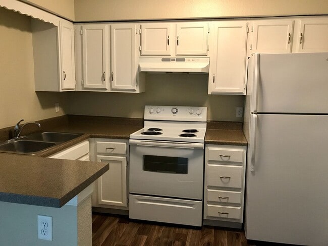 Building Photo - Highpointe Apartments