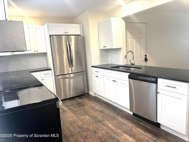 Foto del edificio - 15-15 Little St