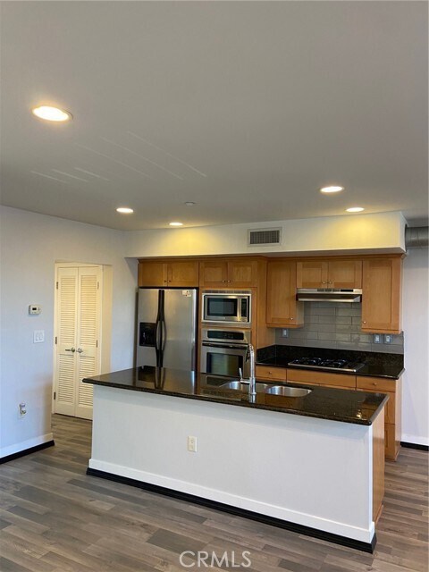 Building Photo - 574 S Brea Blvd