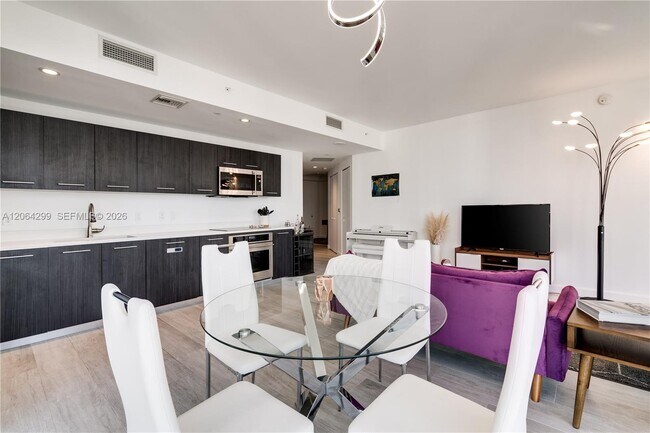 Foto del edificio - 45 SW 9th St