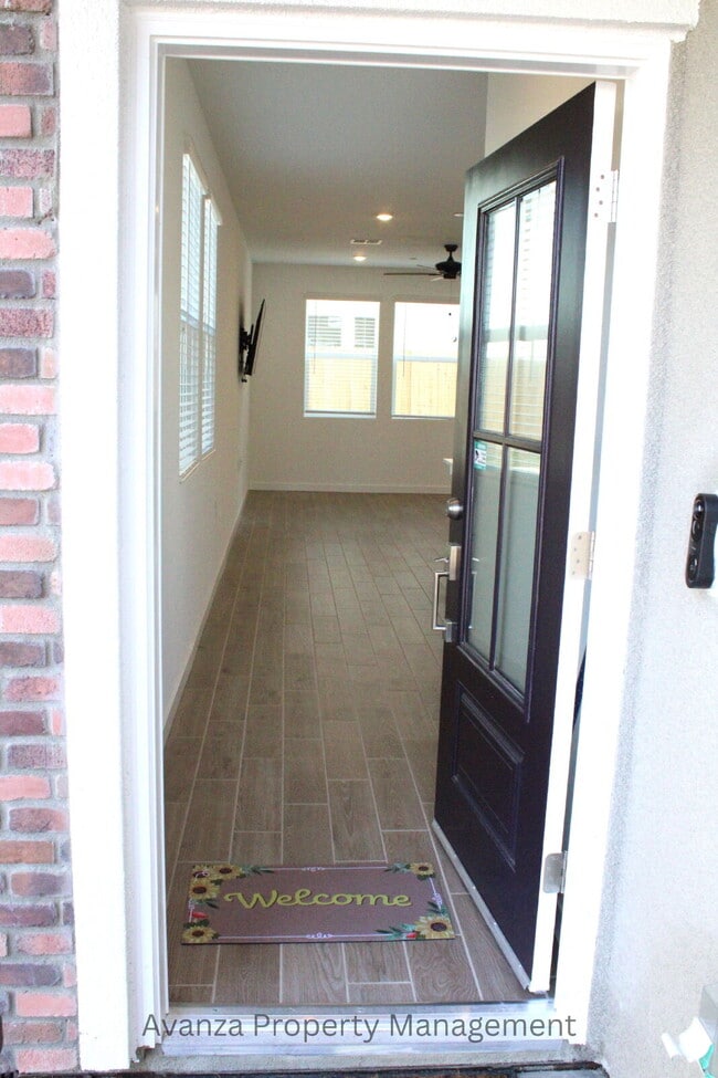 Foto del edificio - 3422 N Ensanada Ave