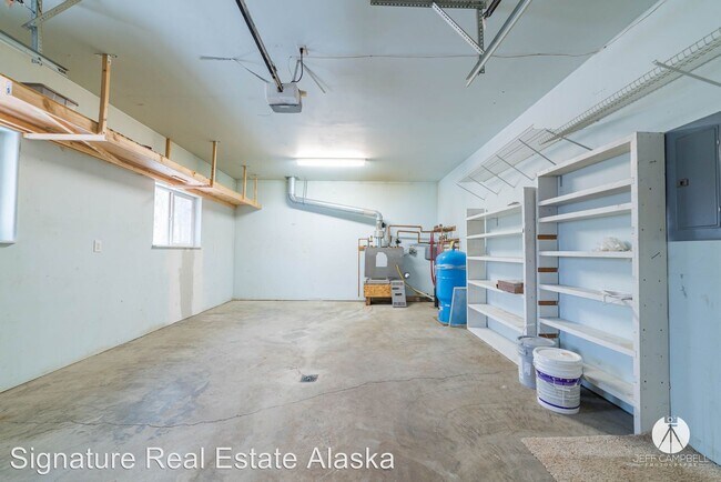 Building Photo - 1100 W Nugget Ave