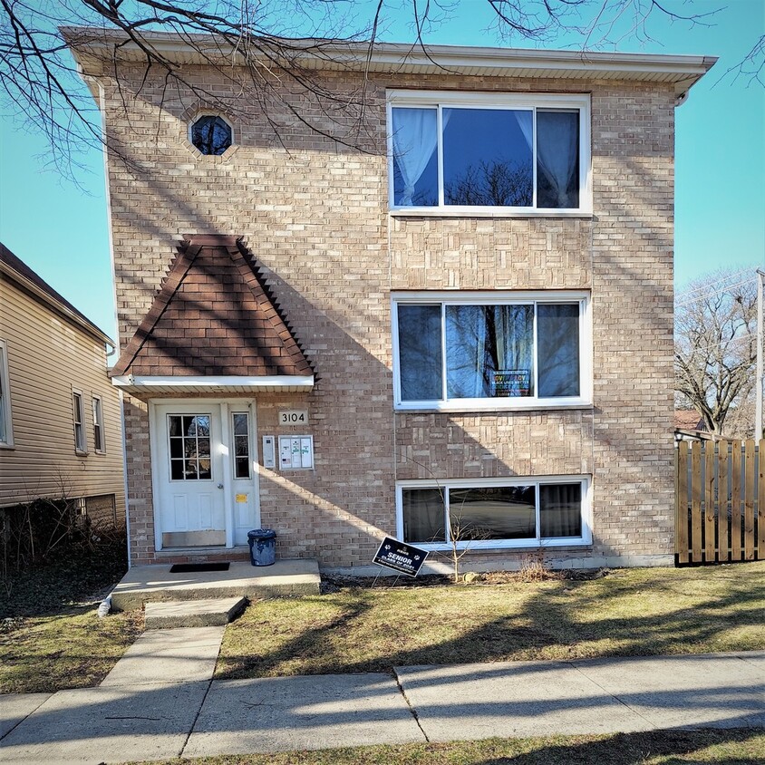 Primary Photo - 3104 Grand Blvd