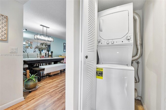 Foto del edificio - 12901 SW 15th Ct