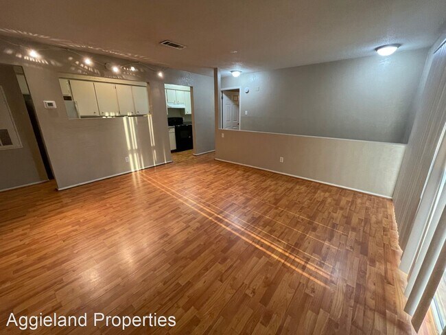 Building Photo - 2 br, 2 bath House - 1108 Autumn Circle - C