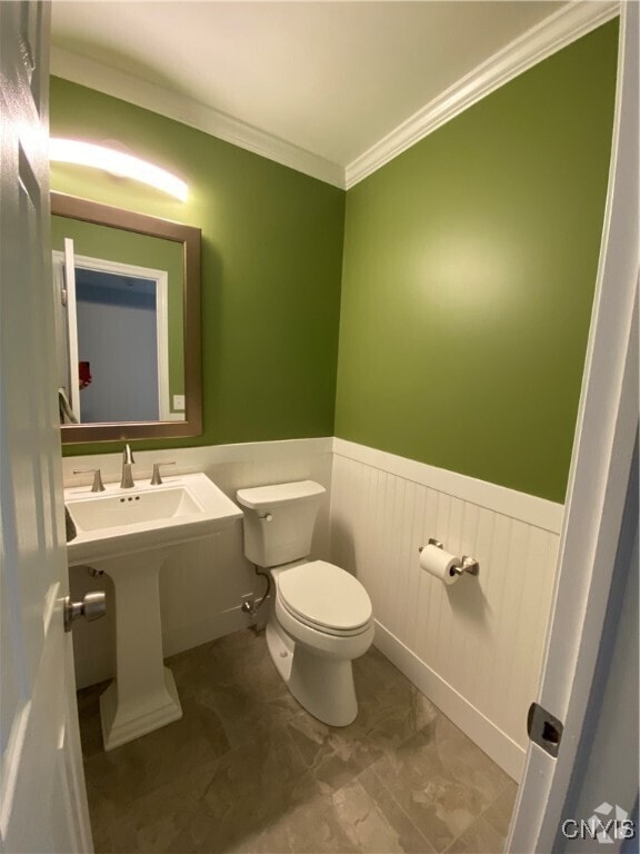 Building Photo - 447 Summerhaven Dr N