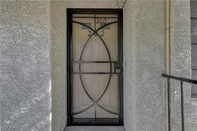 Building Photo - 4730 Nara Vista Way