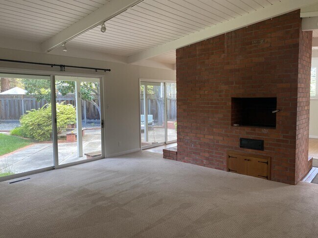 Building Photo - 3945 El Cerrito Rd