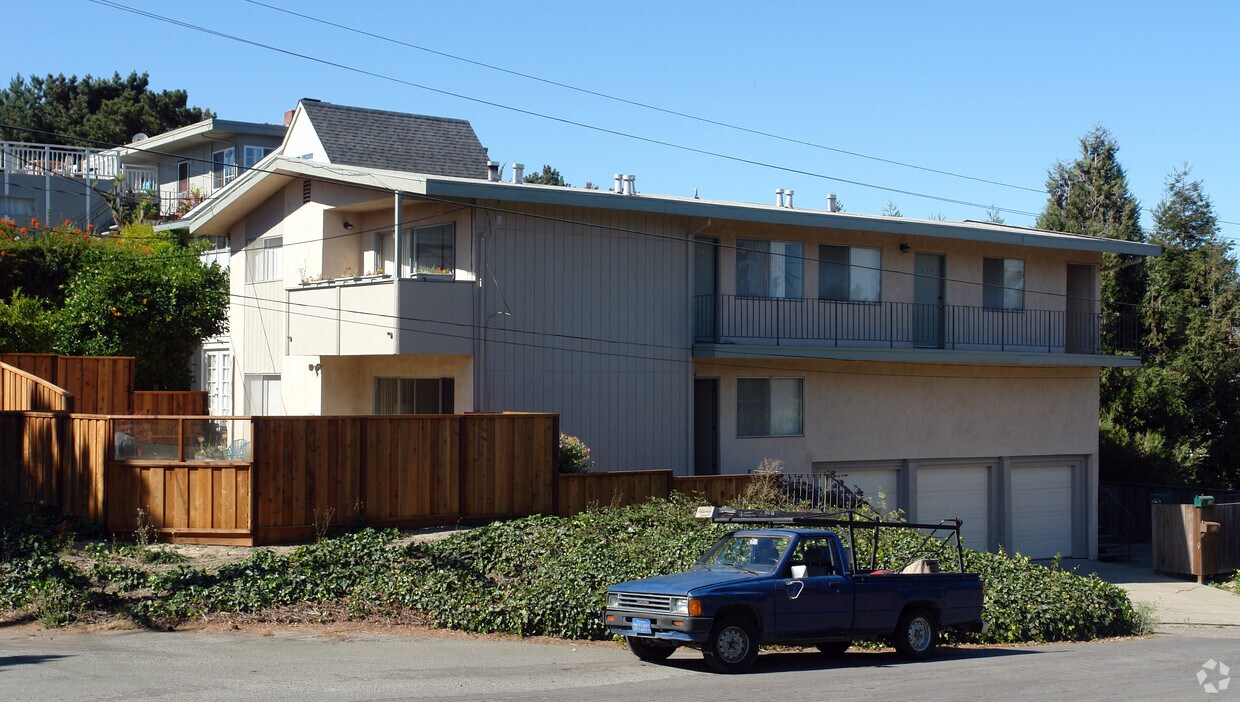 Primary Photo - 316 Marine St