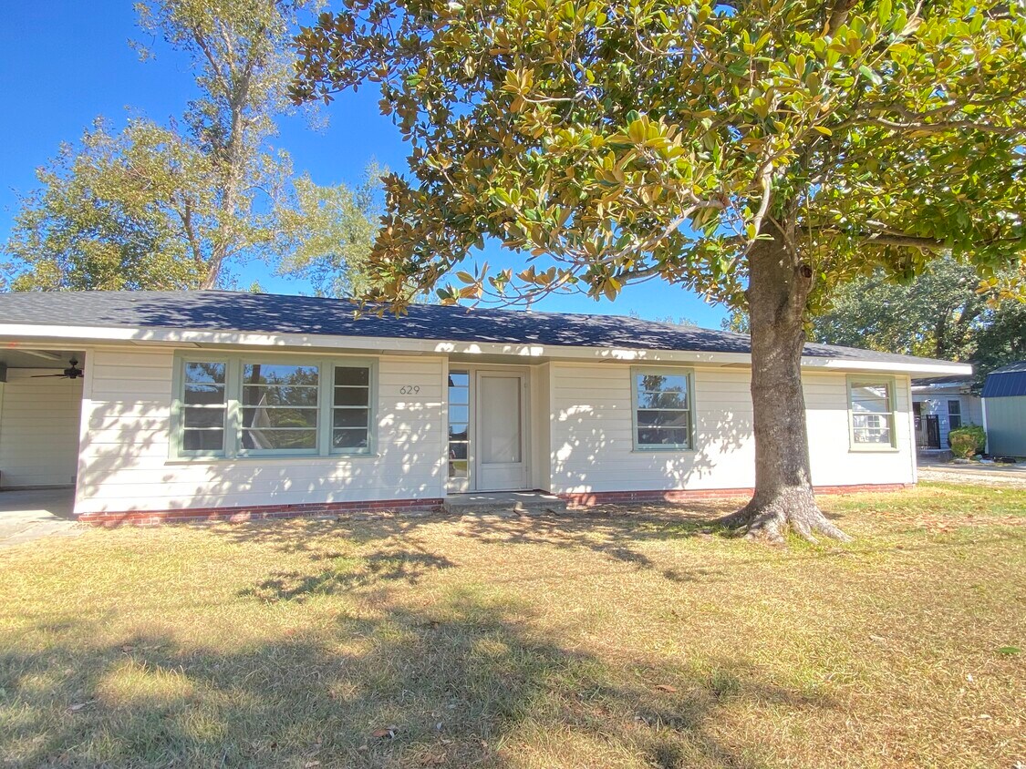 629 E Lagrange St, Lake Charles, LA 70607 House Rental in Lake