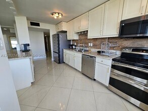 Building Photo - 18041 Biscayne Blvd