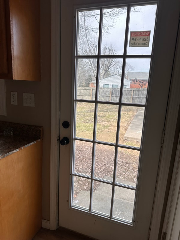 Building Photo - 8403 Robin Hill Dr